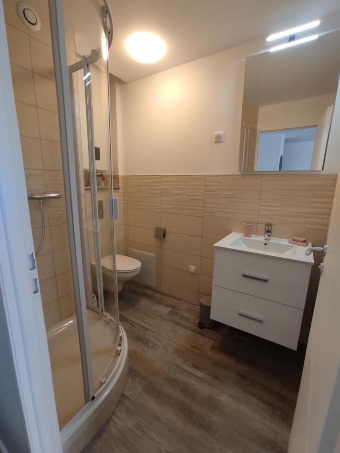 Appartement Climatise Avec Balcon,Wifi, Proche Remparts Αβινιόν Εξωτερικό φωτογραφία